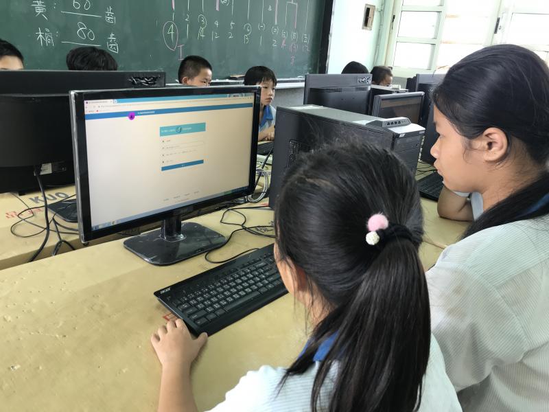 學童能跨越城鄉空間障礙，獲得充足的學習資訊應用及課業輔導諮詢資源。