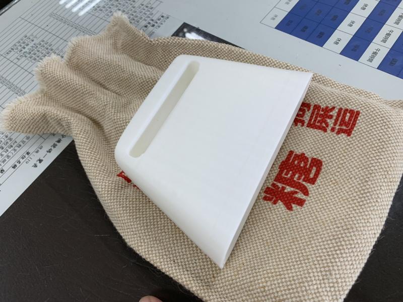 音箱上方照