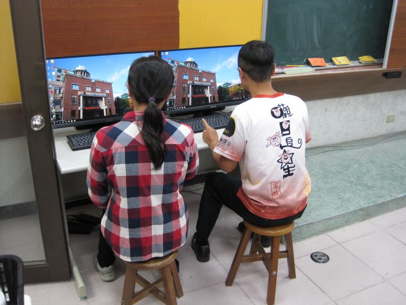 和朋友一同使用
