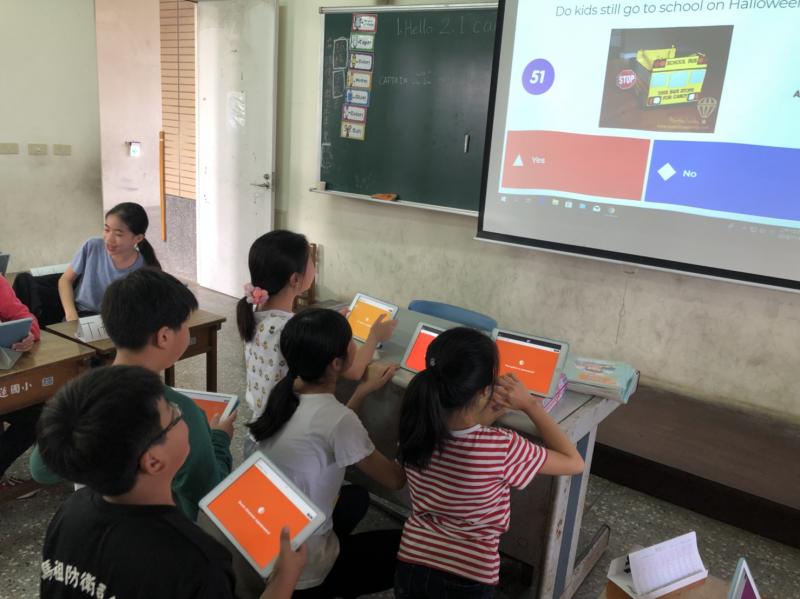 利用行動載具與世界連接