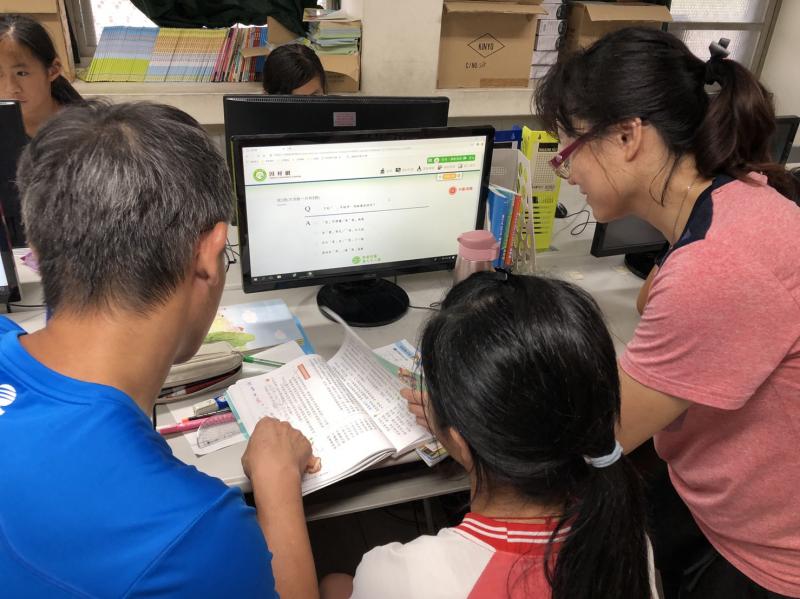 教師利用科技化評量針對學習低成就學生進行個別輔導