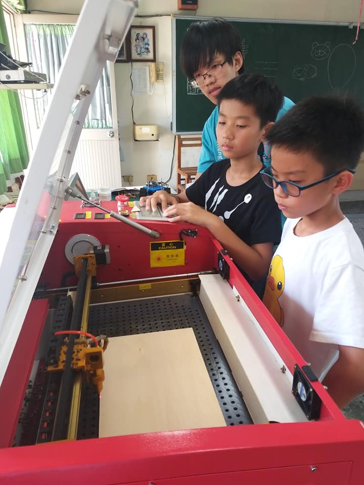 STEAM活動—運用雷射雕刻製作桌遊底板