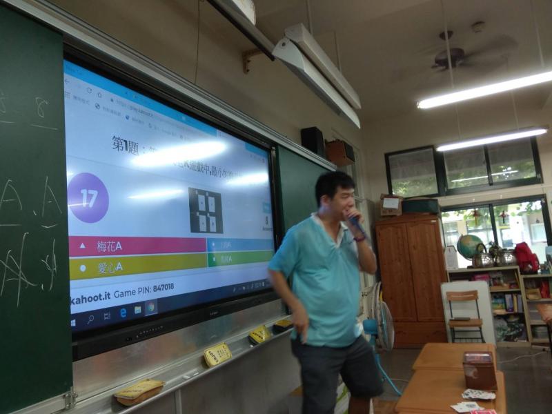 社區家長擔任講師，親子共學