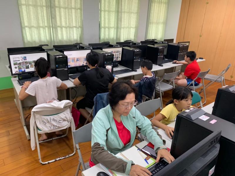 上課好認真學習