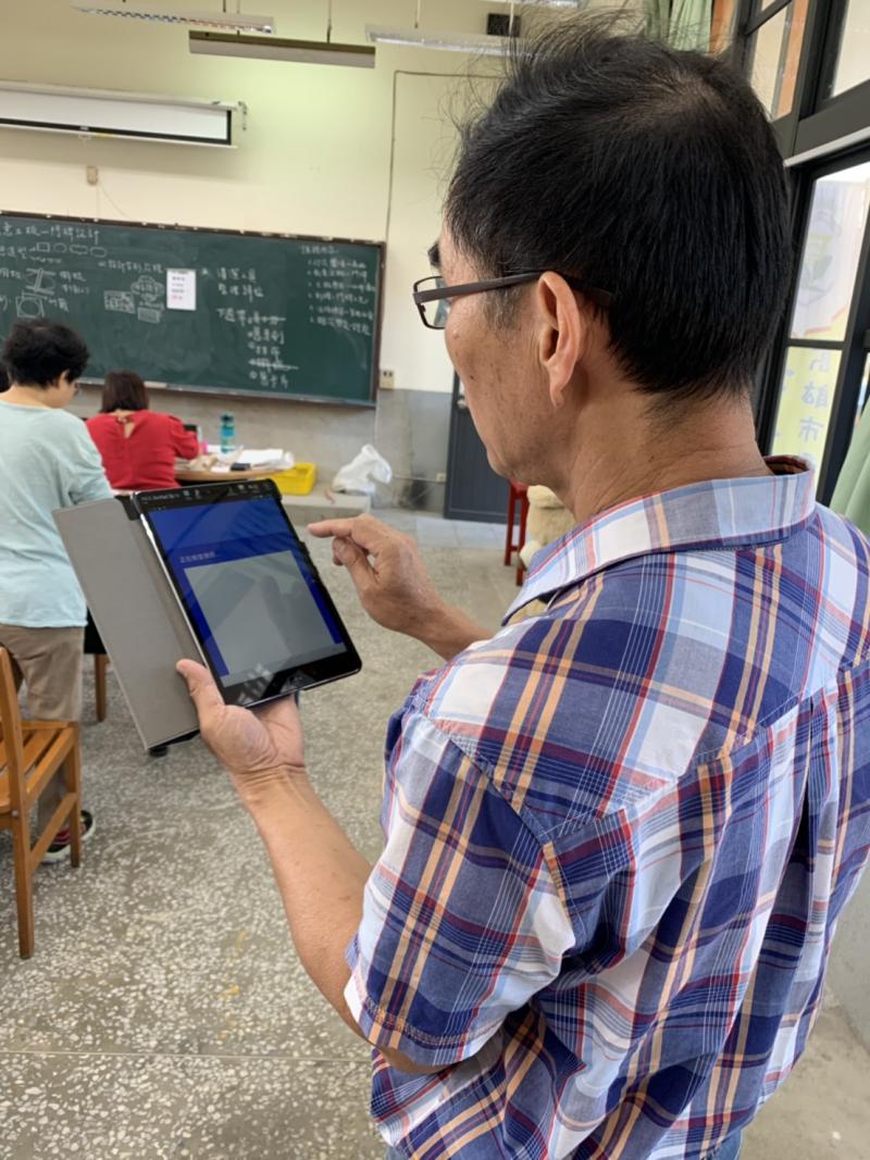 搭配樂齡課程(陶土課)教學