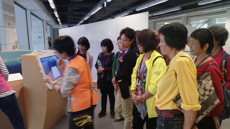 導覽說明方便的借還書的運作與程序