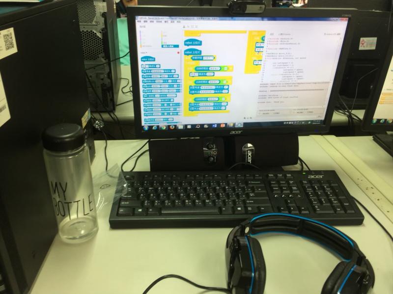 撰寫MBot自走車程式碼