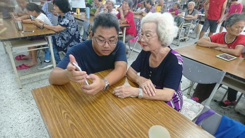 阿媽 不用怕 電腦會幫你變年輕喔