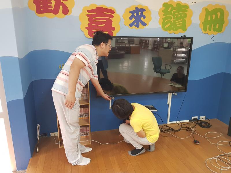 參與計畫故事媽媽學習使用資訊設備