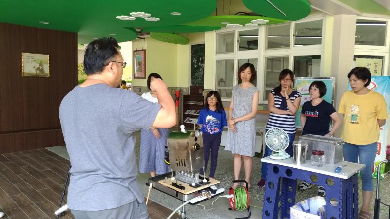 小五郎老師認真解說中