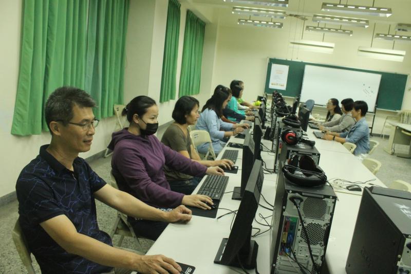 社區大學學員上課照片