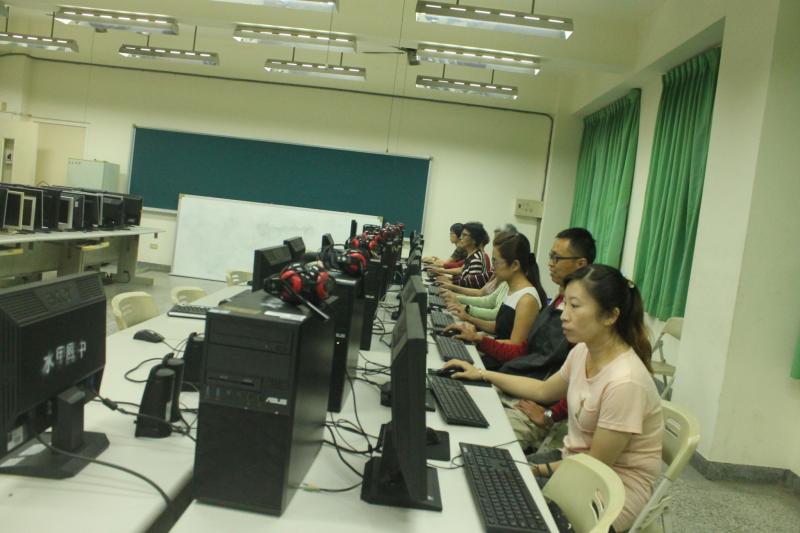 社區大學學員上課照片