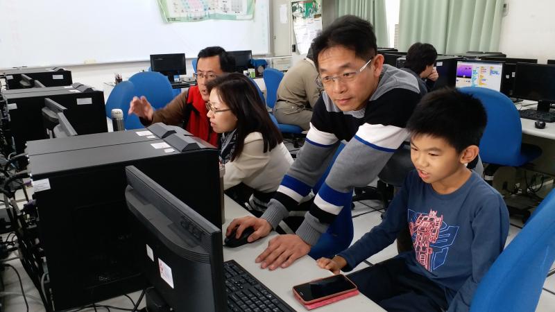 指導老師為我說明疑問