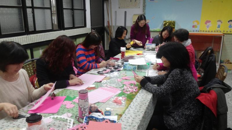 開心的聚會活動，邊學習邊進行交流