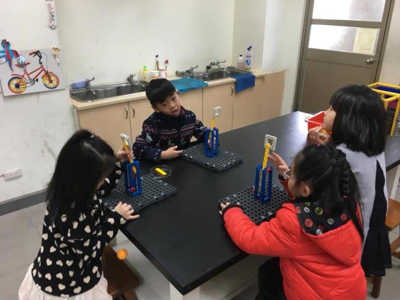 社區資訊站的親子社交場3