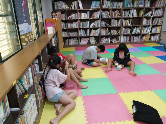 享用舒適的圖書環境