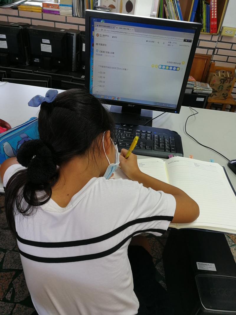 我趕快把作業完成吧!寒假才能玩得痛快
