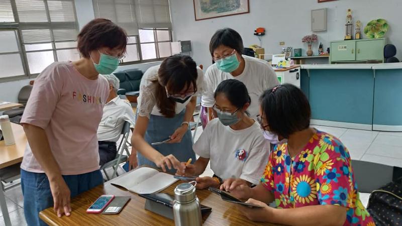 自主學習讓氣氛活絡起來了。