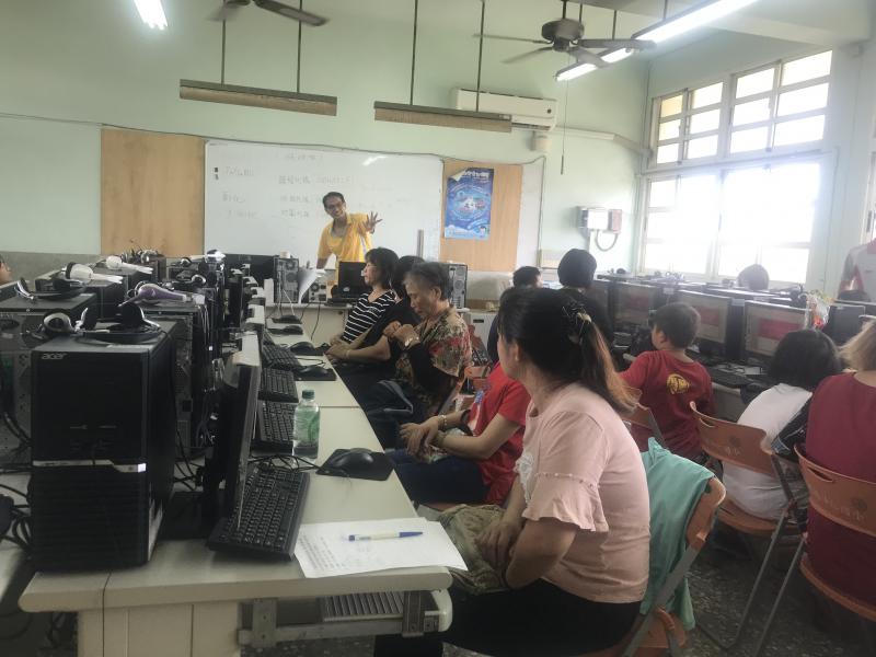 社區資訊站資研習活動-一起來學電腦