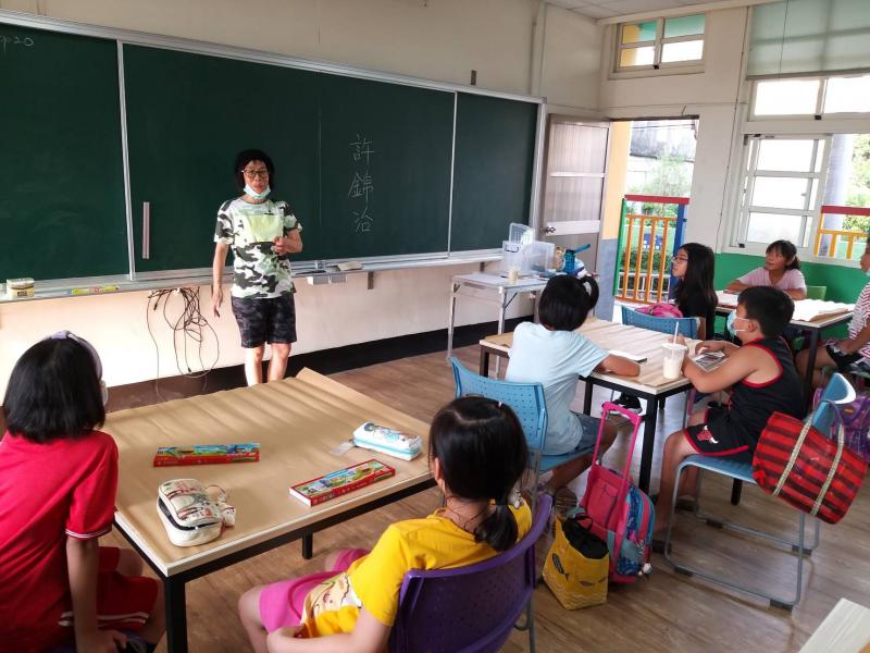 徐老師認真講解