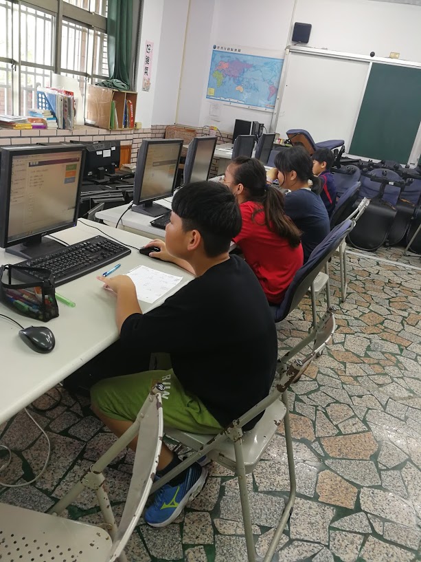 相約一同來完成因材網作業,不管事向下扎根還是向上學習都能互相切磋