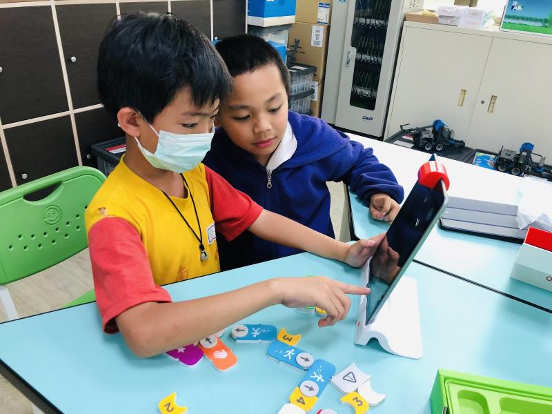 學生學習相當開心
