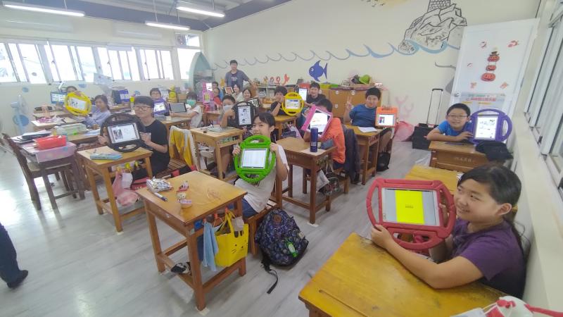 開放星期三下午讓孩子體驗雲端書庫