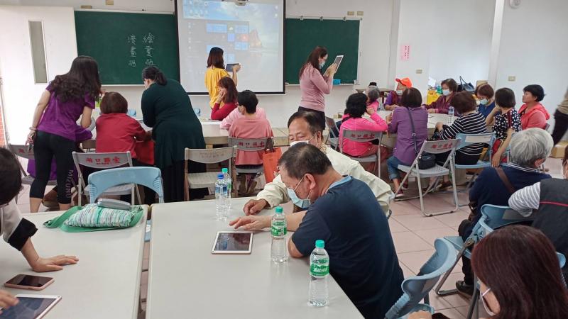 講解如何操作平板