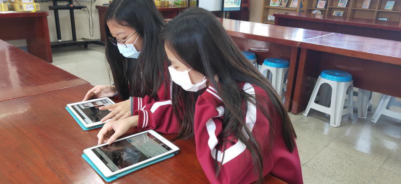 課餘時間借用ipad，在教室外使用，也不影響到其它同學