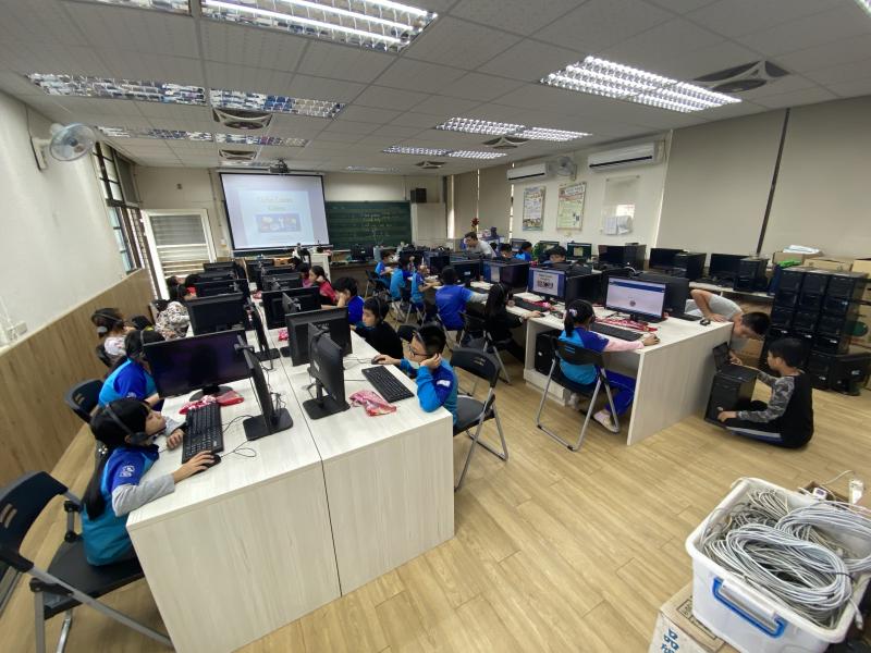 學生透過自己的學習進度持續學習以及進步