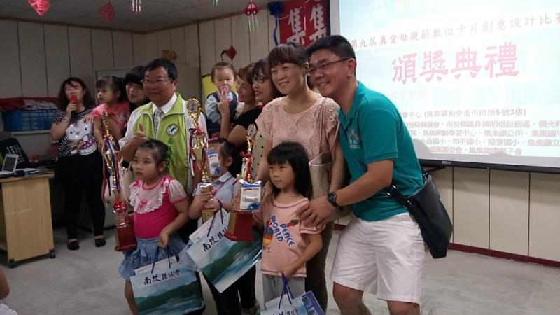 每組頒獎後都來一張合照留念