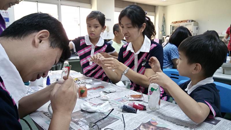 親子結伴參加愛地球與推廣產業活動，增加更美好的回憶