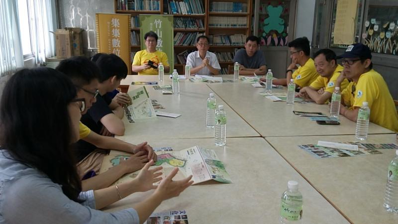 介紹我們集集DOC周邊有集集廣盛宮媽祖廟宗教信仰，最後再去今天開幕的腦町市集看看文創與在地農特產品。