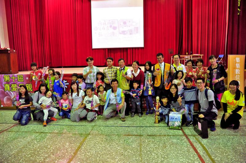 此次參與比賽作品共計678件，頒獎典禮活動人數共222人 非常感謝大家與會參加，我們下次再見！