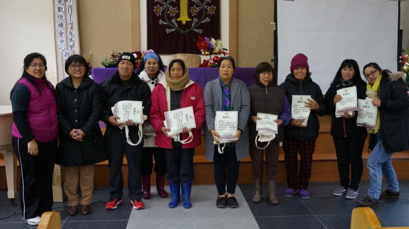 活動結束後，與志工學員們合照