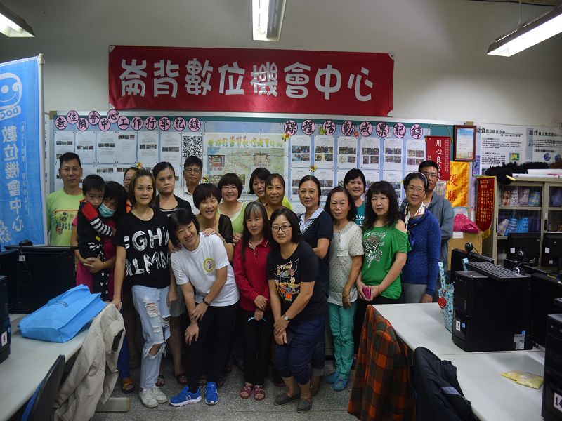 全體參與人員合影。