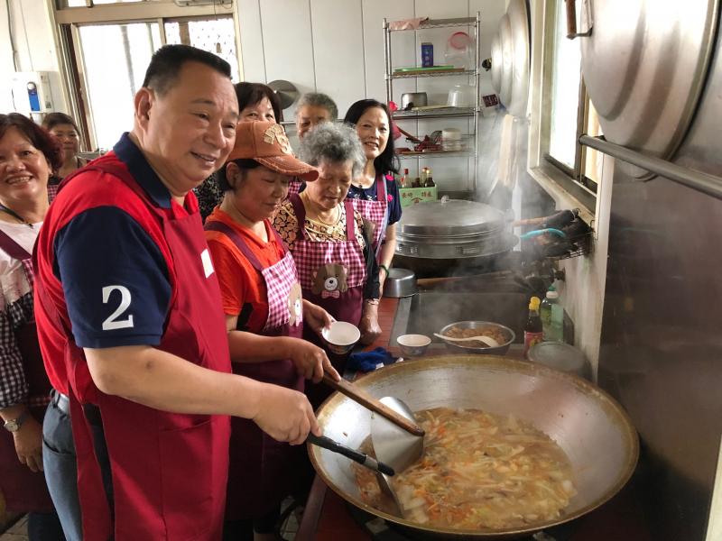 1070427北台灣新聞網／林柏夆【頭城數位機會中心，教出「超級料理師 」，家庭主婦也來當網紅。】-封面照