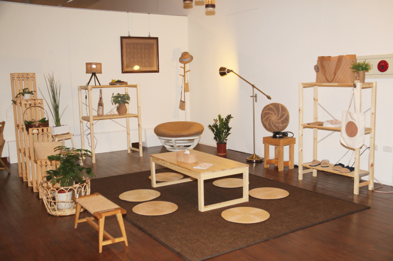 「藺鄉」會場藺編家用產品擺設的環境