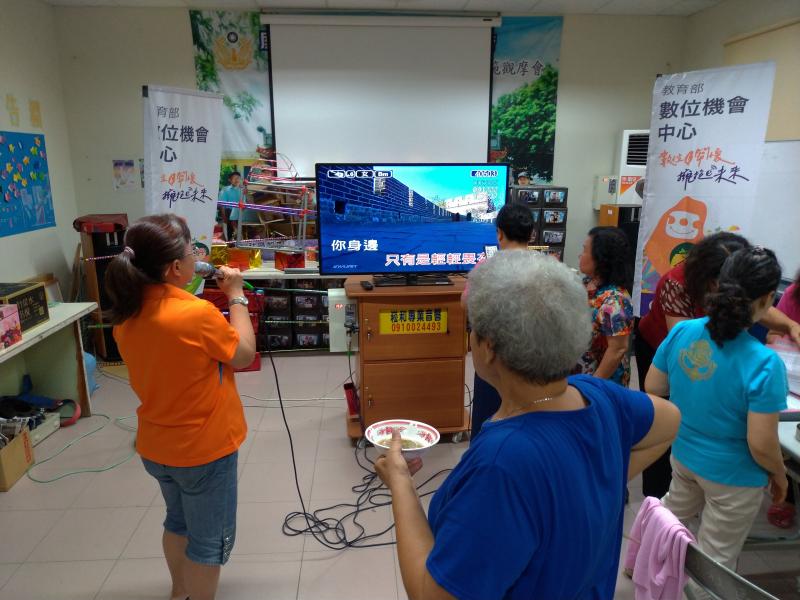 在歡樂的氣氛下,KTV模式就給它~催下去