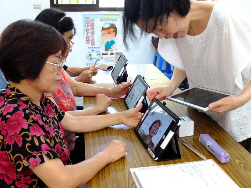 動態繪本APP與AR的體驗應用，將科學知識融入資訊生活