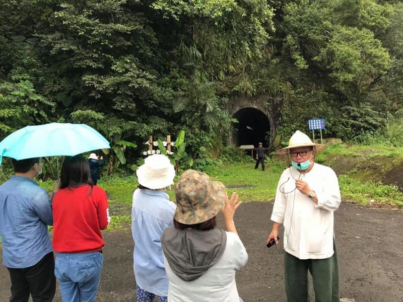 地方文史工作者帶領DOC學員走讀太平山森林鐵路歷史路徑