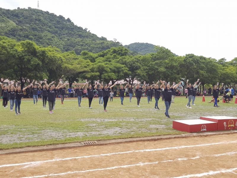 南澳DOC駐點帶領學員表演健康操