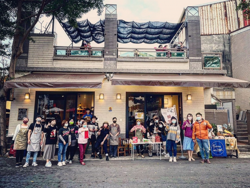 市集結束後,各位夥伴們合照,期待下次的見面