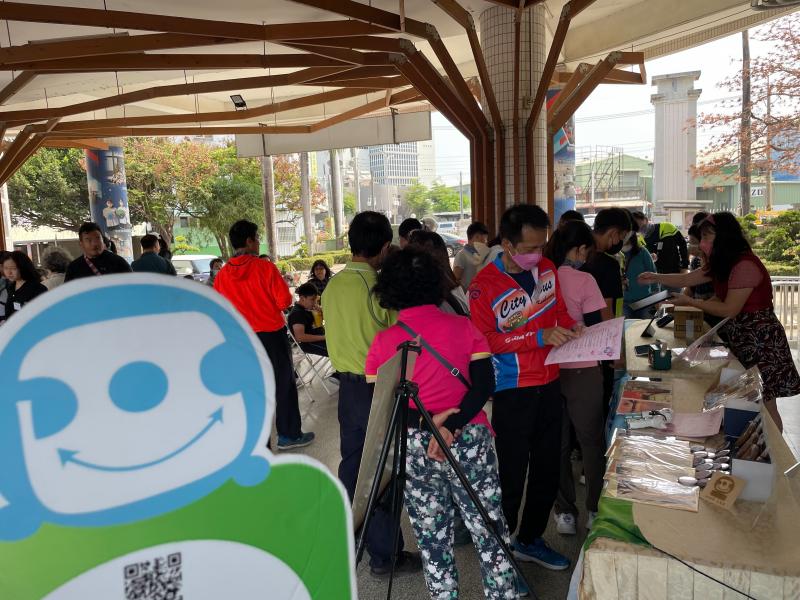 湖內DOC推廣攤位-各式各樣DOC作品及科技工具-平板供大家參考