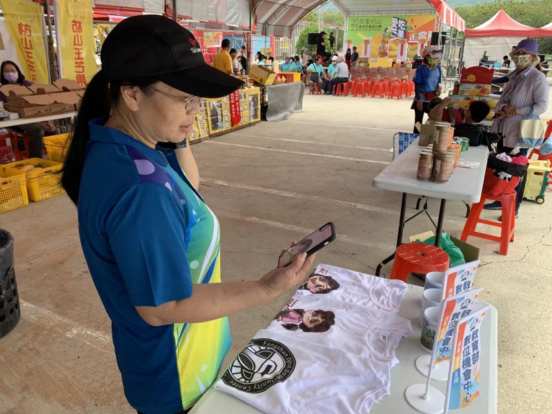 Q版春蘭手機殼令人愛不釋手。