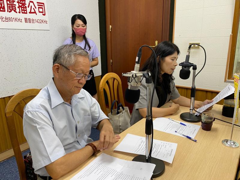 月津國小丁校長與DOC學員吳昌盛接受建國電台專訪