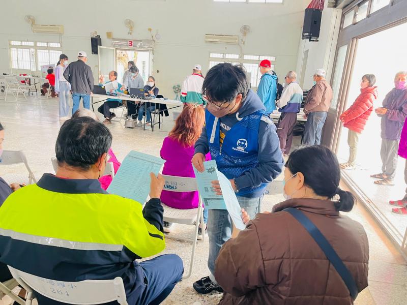 主動出撃向民眾介紹課程