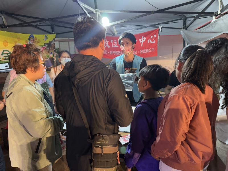 趁著浯島迎城隍的熱鬧節慶，我們將金門數位機會中心的資源帶進人群之中。