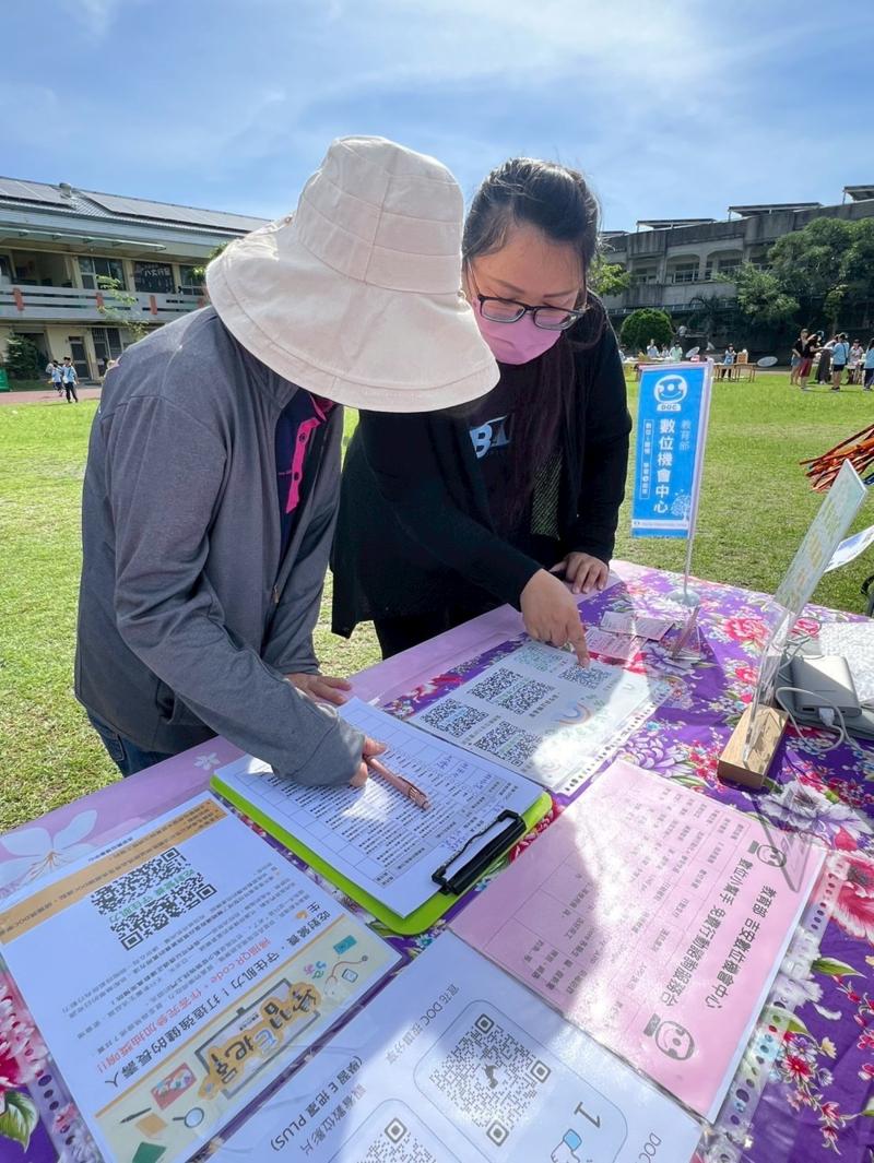 今天的天氣就像吉安DOC一樣熱情，很謝謝大家今天跟我們一起共襄盛舉參加感恩園遊會。