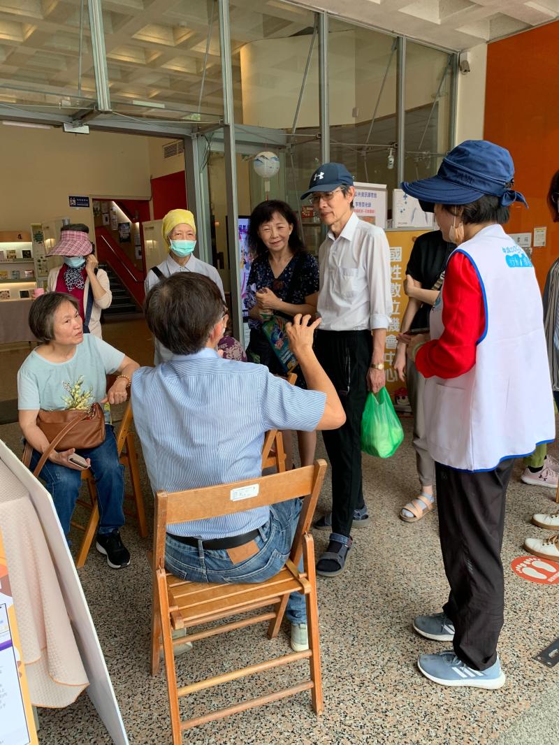 向民眾介紹多元的數位資源